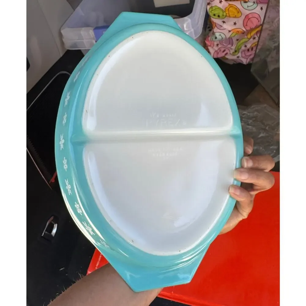 vintage Pyrex Blue Turquoise Snowflake 1.5 Quart Divided Casserole Dish